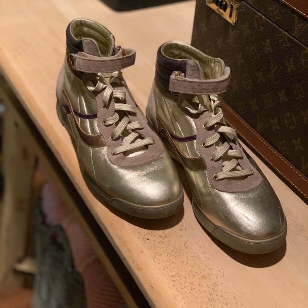 Louis Vuitton  high tops size 7